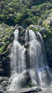 船でしか見れない滝1